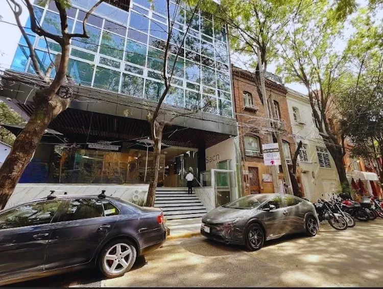 Fachada del edificio de oficinas de KAIKILLE en San Miguel Chapultepec, Ciudad de México.
